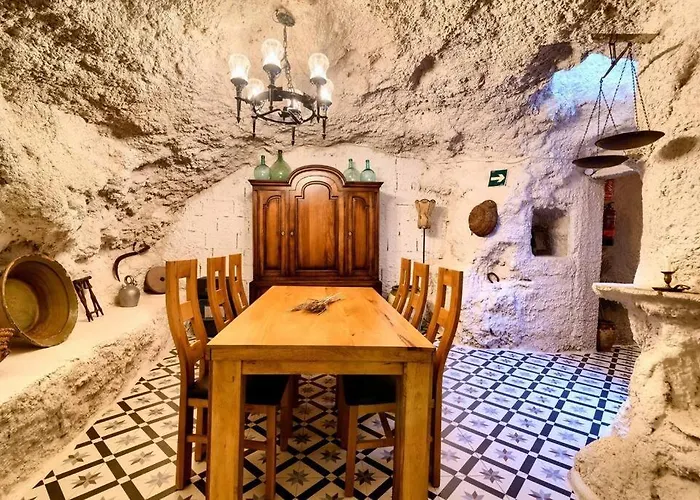 Cueva Con Jacuzzi A 20 Minutos De Valencia
